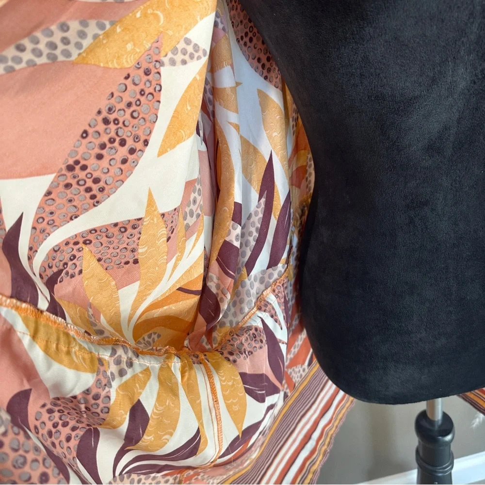 DR2 Multi-Color Abstract Floral Kimono - Picture 5 of 8